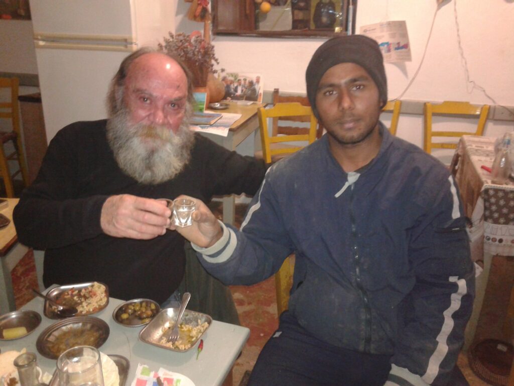 «Ετσούγκριζα με τον Μουσταφά, τον Πακιστανό, τον Ξένο, τον Άνθρωπο»: Η ανάρτηση Κρητικού που κάνει τον γύρο του διαδικτύου - Media