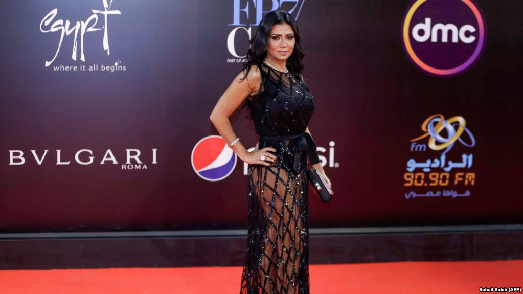 Αίγυπτος: Αποσύρθηκαν οι κατηγορίες σε βάρος μιας ηθοποιού που εμφανίστηκε με διάφανο φόρεμα - Media
