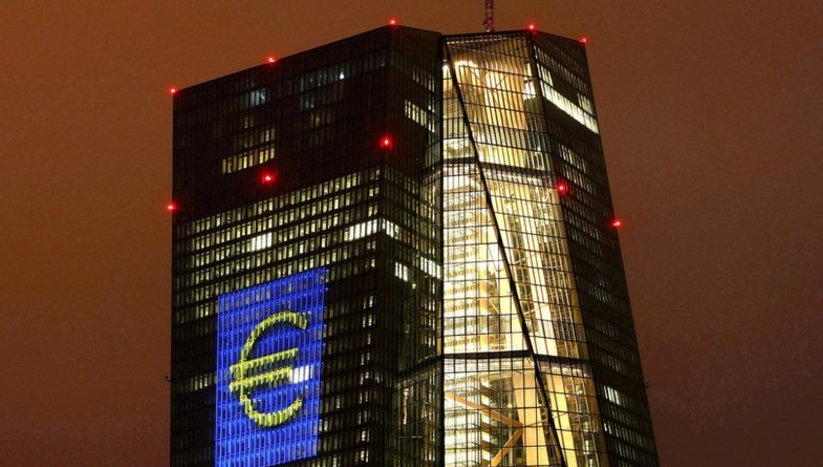 «Σύννεφα» πάνω από τον πύργο της ΕΚΤ - «Σκοτεινιάζει» ο ουρανός για την ανάπτυξη στην Ευρωζώνη - Media