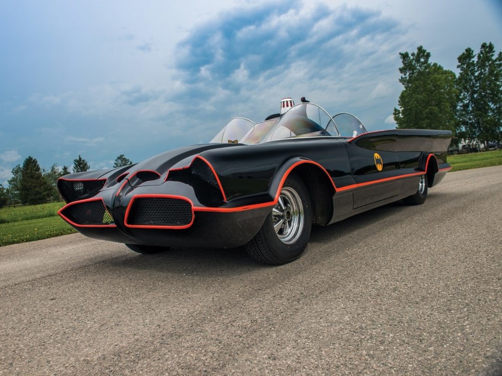 To Batmobile του ‘66 ψάχνει -μέσω δημοπρασίας- τον Μπάτμαν του (Video & Photos) - Media