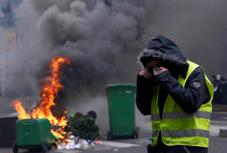 Τα «κίτρινα γιλέκα» ξανά στους δρόμους κατά Μακρόν - Media