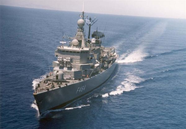 Πειραιάς: Πλοία του Πολεμικού Ναυτικού προσβάσιμα στο κοινό - Media
