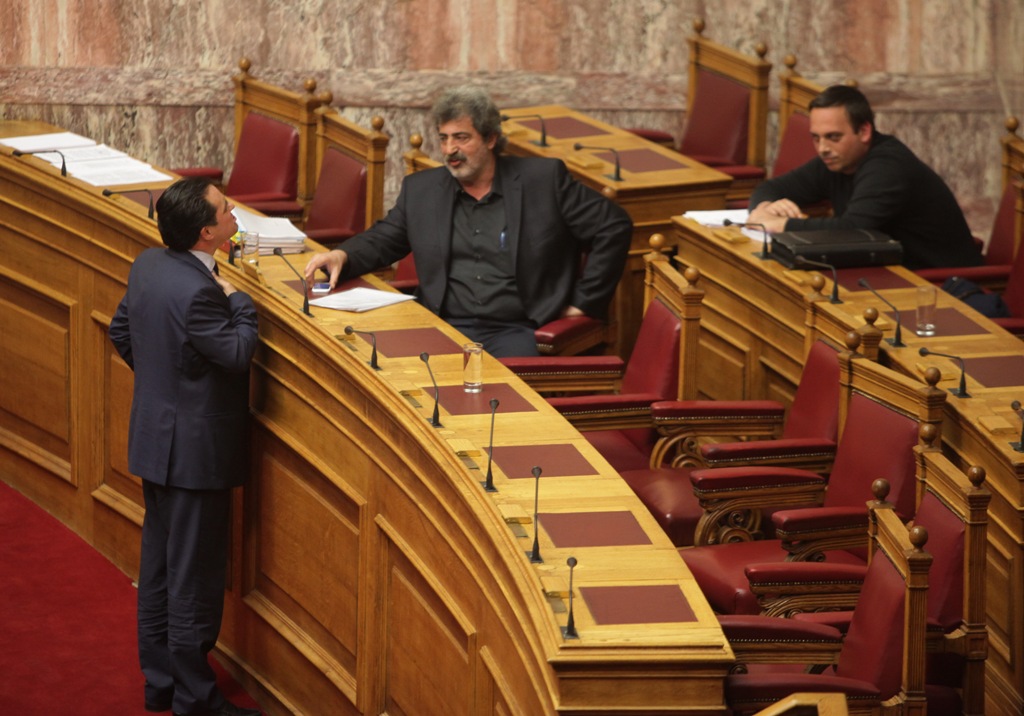 Κυκλοφορούν και οπλοφορούν… - Media