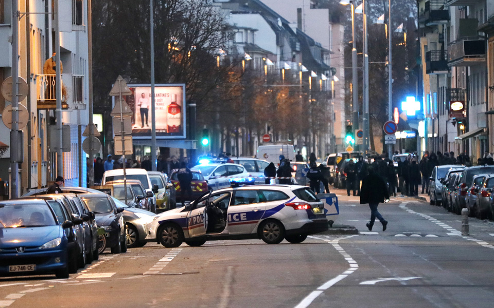 Στρασβούργο: Συνεχίζονται οι έρευνες - Φωτογραφία ντοκουμέντο του νεκρού δράστη (Photos) - Media
