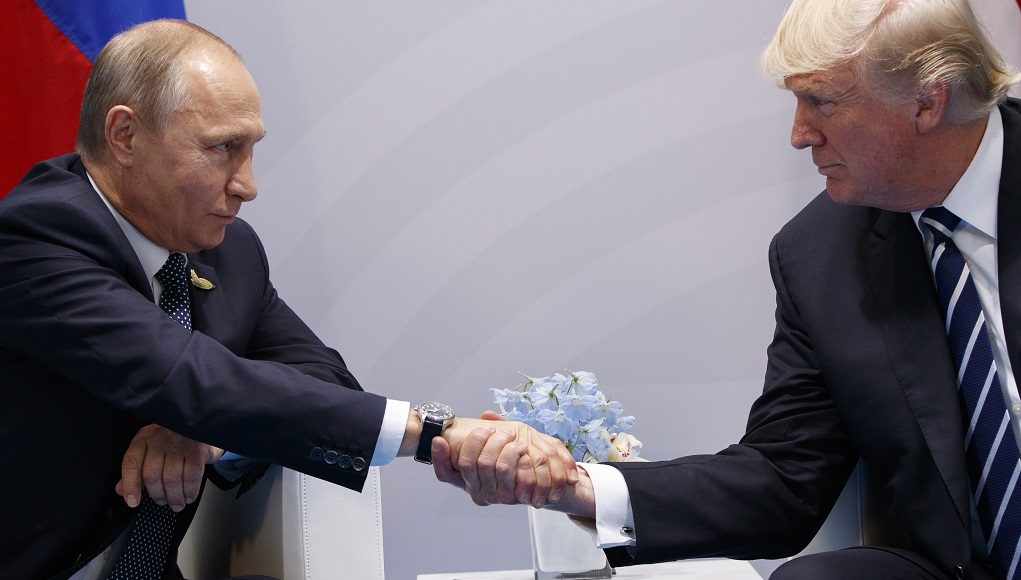 Πρωτοχρονιάτικες ευχές και κάλεσμα σε διάλογο από Πούτιν σε Τραμπ - Media