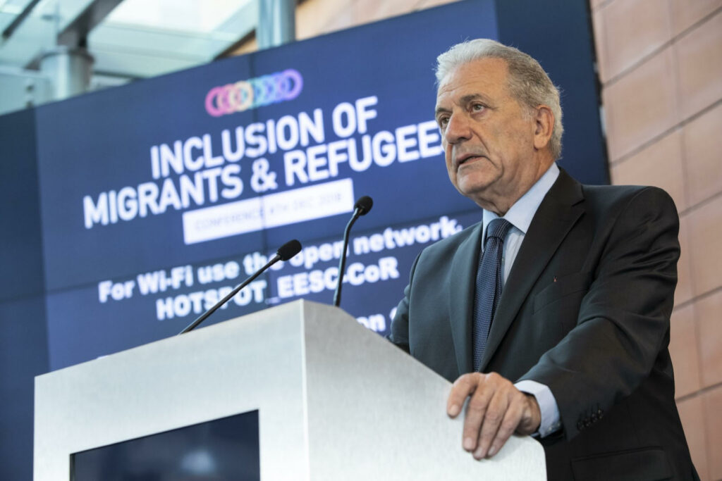 Αβραμόπουλος: Κοινωνική και οικονομική αναγκαιότητα η ένταξη των προσφύγων  - Media