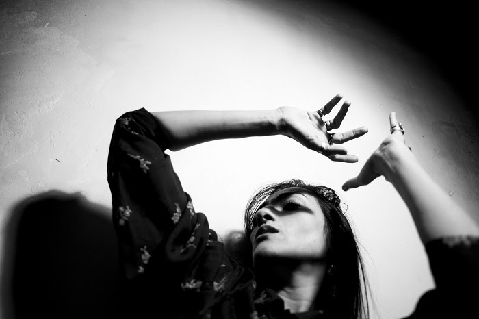 Νέο τραγούδι από τον Ηλία Παπανικολό - Εισβολέα (Video) - Media