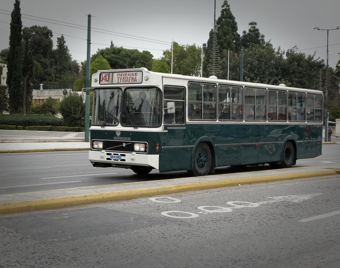 Ξανά στους δρόμους του Πειραιά το πράσινο λεωφορειο - Media