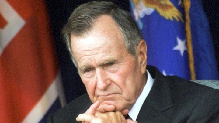 Πέθανε ο Τζορτζ Μπους - Media