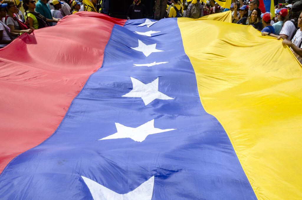 Το Ευρωκοινοβούλιο καλεί την Ε.Ε. να αναγνωρίσει τον Γκουαϊδό ως «μεταβατικό πρόεδρο» - Media