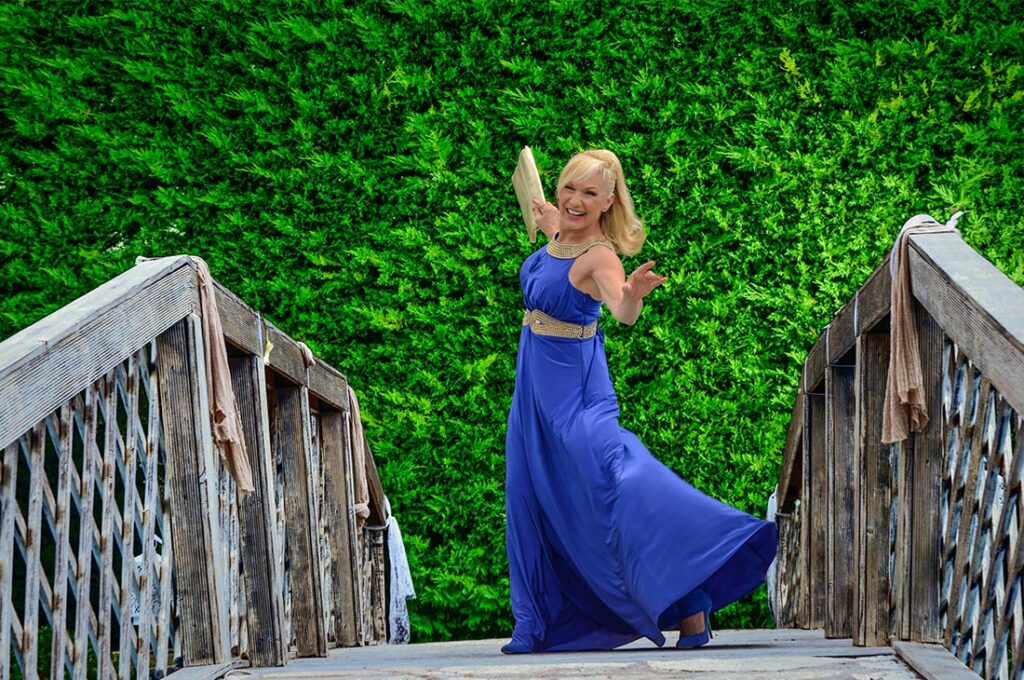 Σόφη Ζαννίνου: Το έχω φάει το κερατάκι μου - Έκανα παρέα με τον τάρανδο - Media