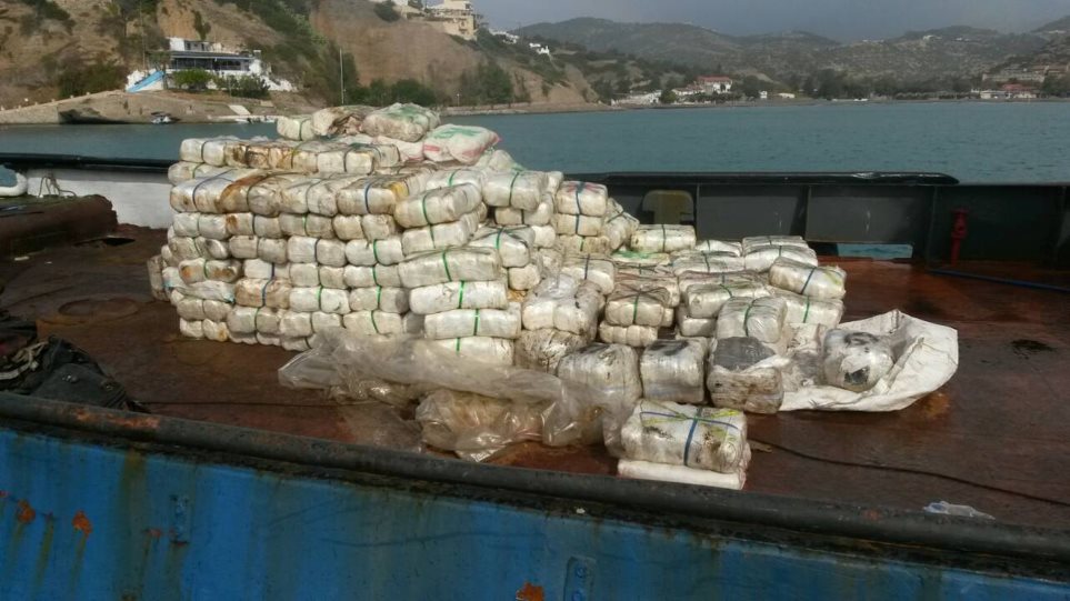 Βρήκαν άλλους 6,5 τόνους κάνναβης και χάπια τζιχαντιστών σε πλοίο που ερευνούσαν 13 μήνες! (Photos) - Media Gallery