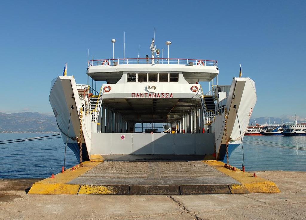 Βλάβη σε πλοίο στο Αντίρριο - Media