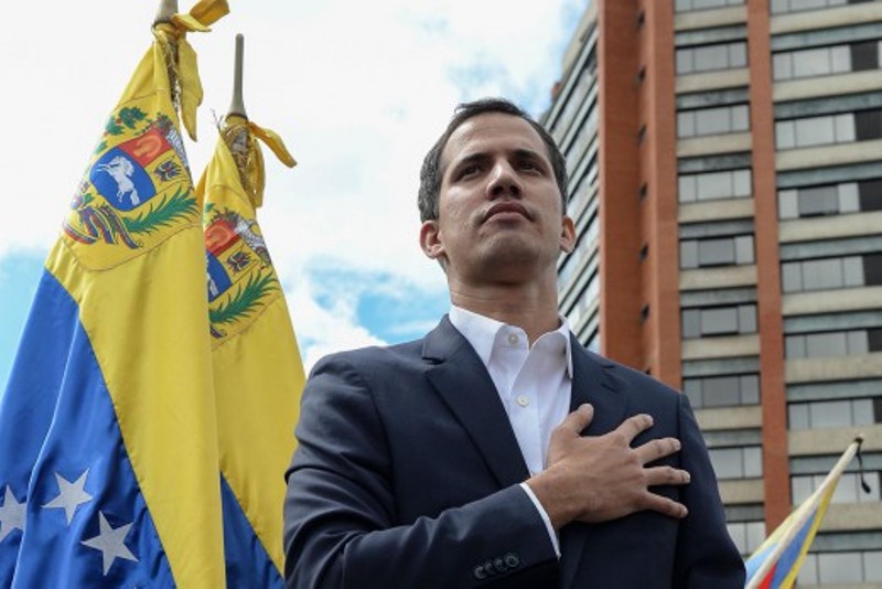 Ο Γκουαϊδό επιστρέφει στη Βενεζουέλα, καλεί σε νέες διαδηλώσεις - Media