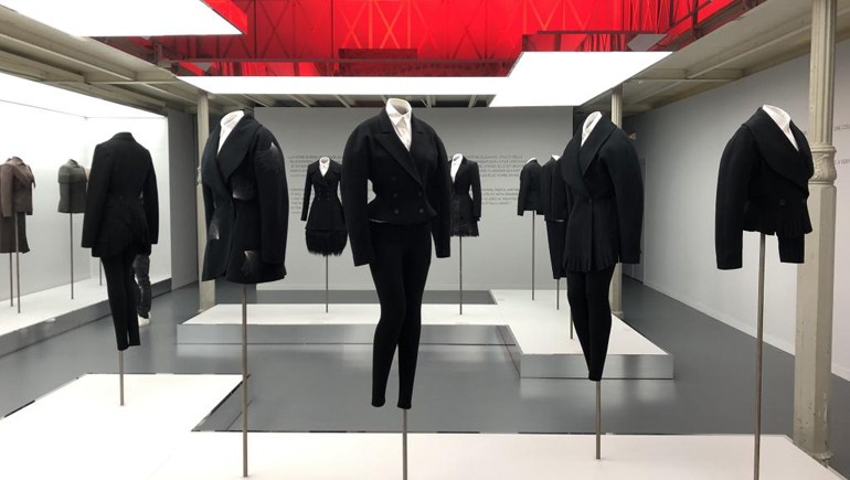 Κρήτη: Ζητά πίσω το σκυλί που έσερνε με το αυτοκίνητο στην εθνική - «Μάχη» με τους φιλόζωους (Photos) - Media