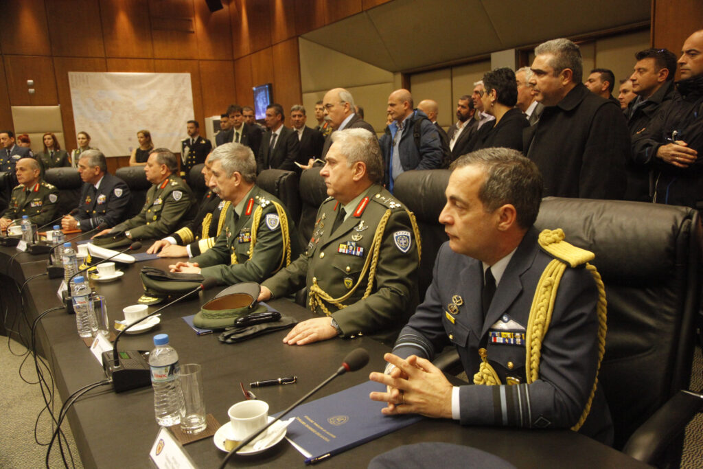 «Εμφύλιος» στρατηγών για την υπουργοποίηση Αποστολάκη - «Πυρά» Κωσταράκου (Photos) - Media