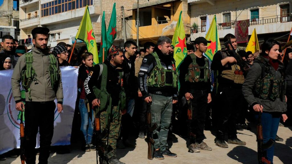 Συρία: Στην αγκαλιά του Άσαντ οι Κούρδοι υπό την απειλή τουρκικής εισβολής - Media