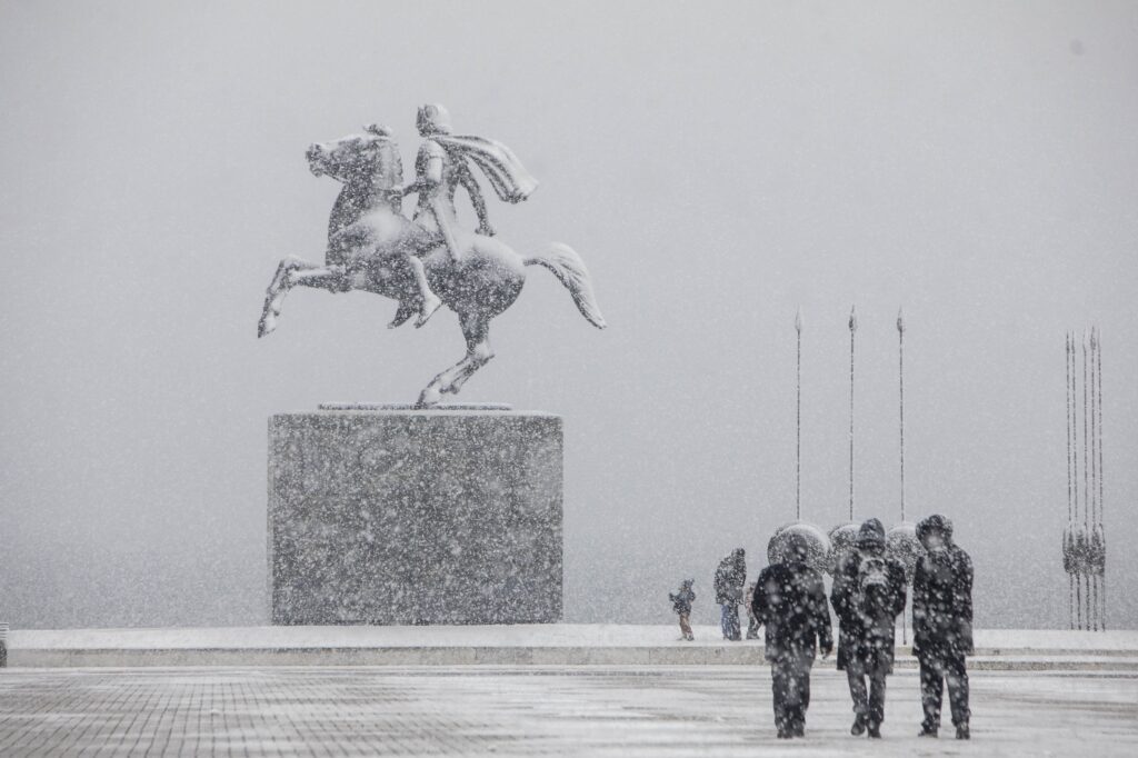 Κακοκαιρία: Ταλαιπωρία στο αεροδρόμιο «Μακεδονία» - Καλύτερη η εικόνα στους οδικούς άξονες - Media