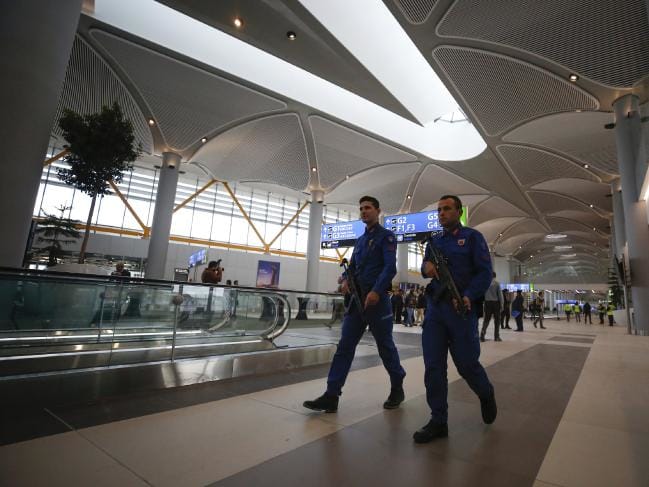 Τουρκία: Απέλαση Ολλανδής δημοσιογράφου υπό το φόβο σχέσεων με τη τζιχάντ - Media