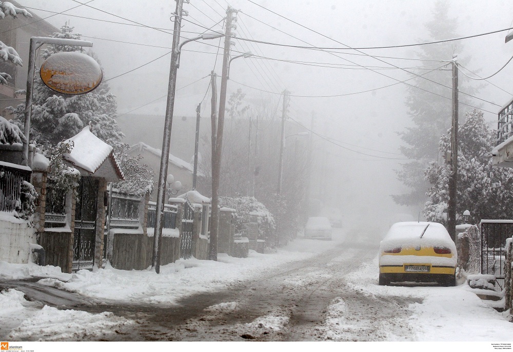 Σαρώνει η «Σοφία»: Πυκνές χιονοπτώσεις και χαμηλές θερμοκρασίες - Πού χρειάζονται αλυσίδες - Media