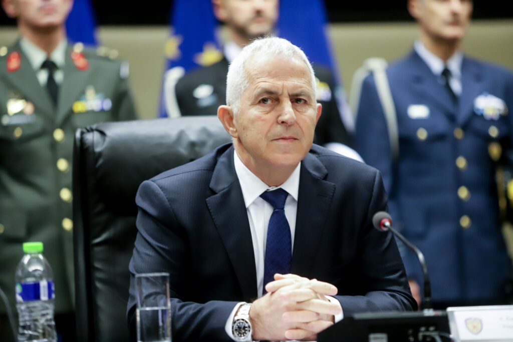 Μηνύματα Αποστολάκη μετά τις αντιδράσεις στη Βουλή για την υπουργοποίησή του - Media