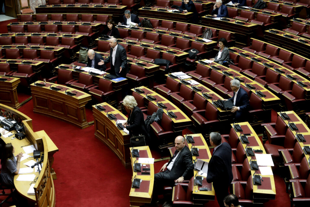 Βουλή: Νέο «στραβοπάτημα» της κυβέρνησης με «τρικλοποδιά» από ΑΝΕΛ - Media
