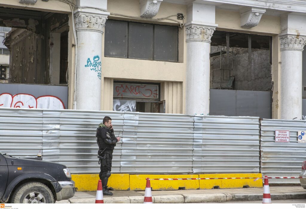 Φόβοι για βόμβα στα θεμέλια ιστορικού νεοκλασικού στη Θεσσαλονίκη (Photos) - Media Gallery