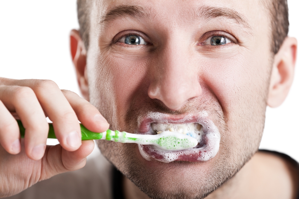 Το βούρτσισμα των δοντιών αποτρέπει τη στυτική δυσλειτουργία - Media