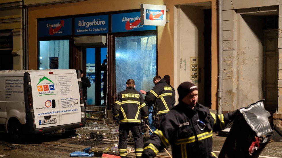 Γερμανία: Έκρηξη έξω από τα γραφεία του AfD - Για «πολιτικά κίνητρα» μιλά η αστυνομία - Media
