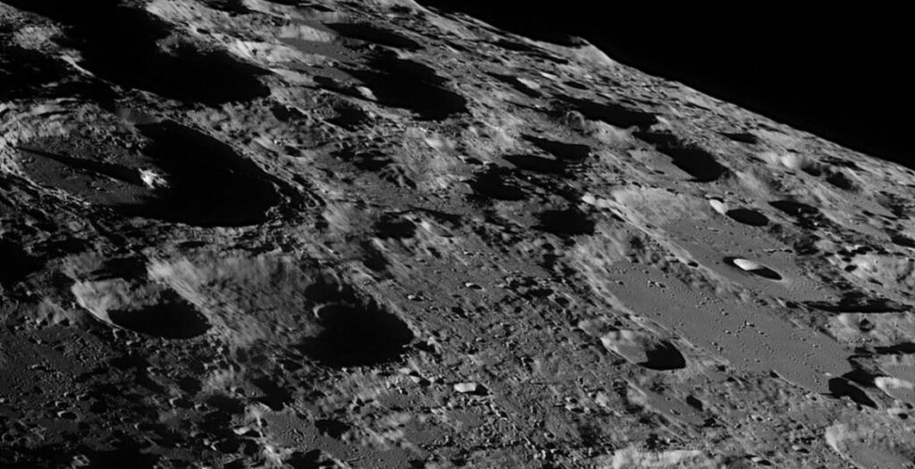 Έτσι είναι η σκοτεινή πλευρά της Σελήνης - Media