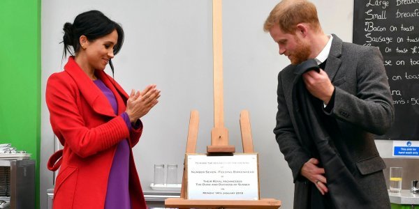 Οι αλλόκοτοι βασιλικοί κανόνες που πρέπει να ακολουθήσουν για το μωρό τους ο Πρίγκιπας Χάρι και η Μέγκαν Μαρκλ - Media