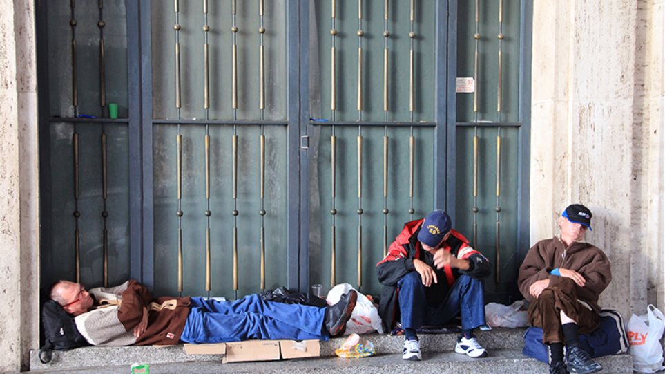 Υποχρεωτική μεταφορά αστέγων λόγω πολικών θερμοκρασιών επιδιώκει η δήμαρχος της Ρώμης - Media