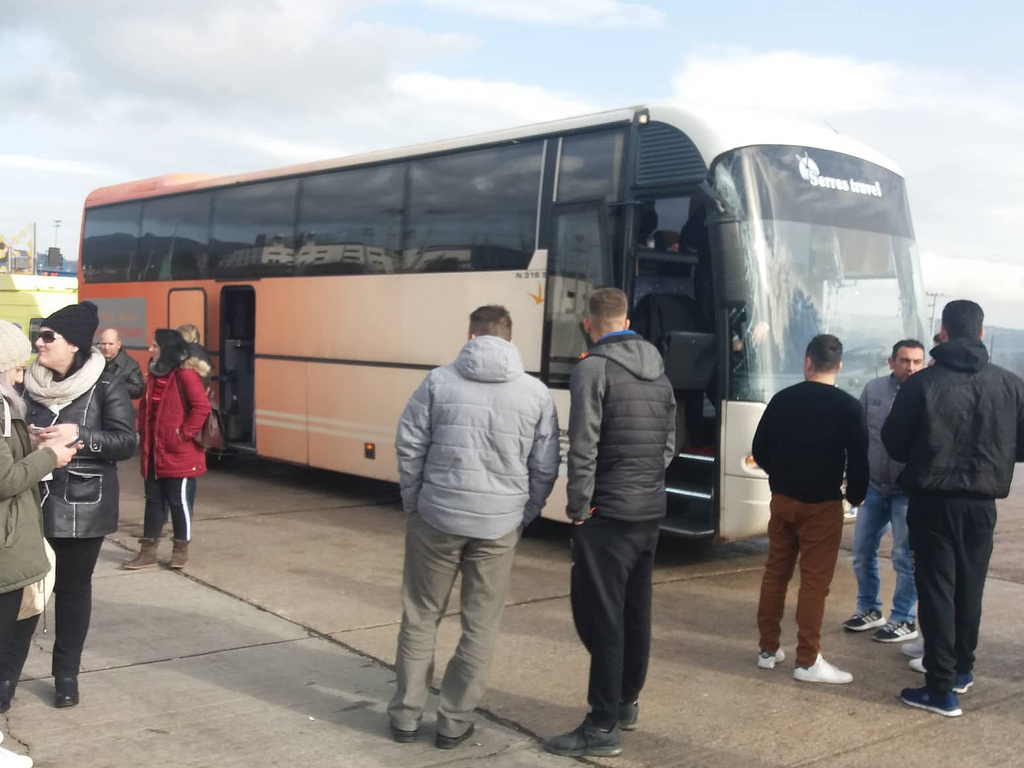Τροχαίο ατύχημα για λεωφορείο που μετέφερε διαδηλωτές από τις Σέρρες για το συλλαλητήριο (Photo) - Media