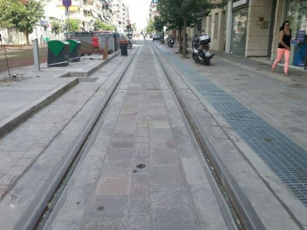 Γιατί δεν άρχισαν τα δοκιμαστικά δρομολόγια του τραμ στον Πειραιά  - Media