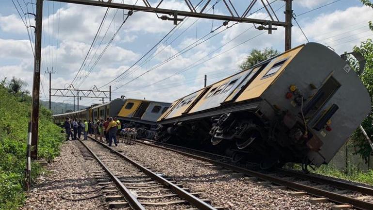 Νότια Αφρική: Σύγκρουση τρένων στην Πρετόρια - Δύο νεκροί, δεκάδες τραυματίες - Media