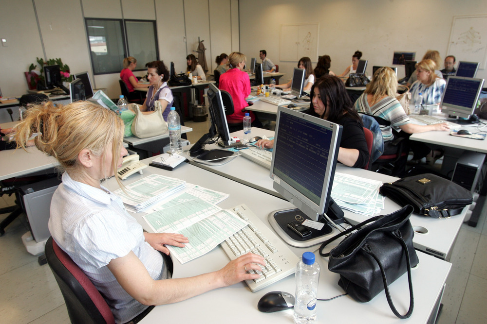 Αυξάνονται οι άδειες στο Δημόσιο - Εως έξτρα πέντε ημέρες, ποιους αφορά - Media