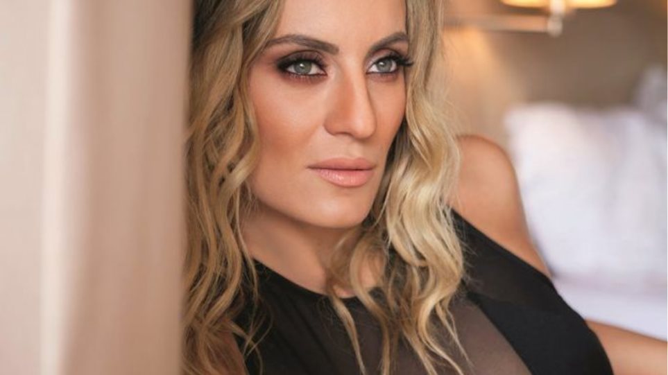 Ατύχημα για την Ελεονώρα Μελέτη: Η φωτογραφία από το νοσοκομείο (Photos) - Media