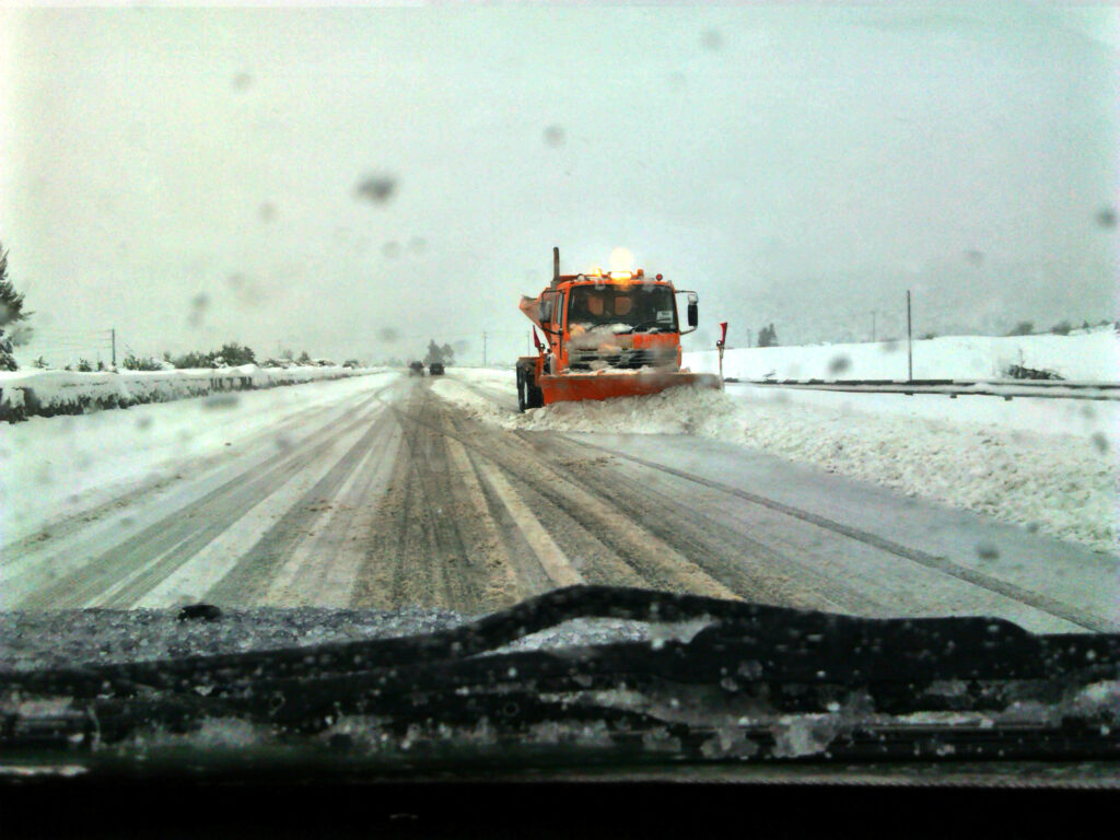 Χιονοθύελλα στην Ανθήλη - «Αποφύγετε την Εθνική Οδό τις επόμενες ώρες» - Media