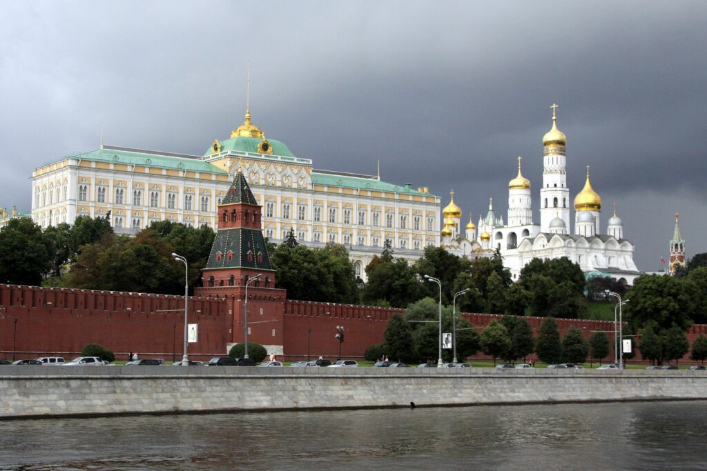 Το Κρεμλίνο διαψεύδει ότι έστειλε μισθοφόρους να σώσουν τον Μαδούρο     - Media