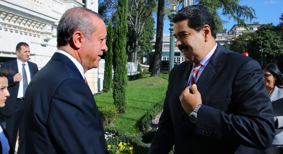 Στήριξη Ερντογάν σε Μαδούρο: Αδερφέ μου, στάσου στο ύψος σου - Media