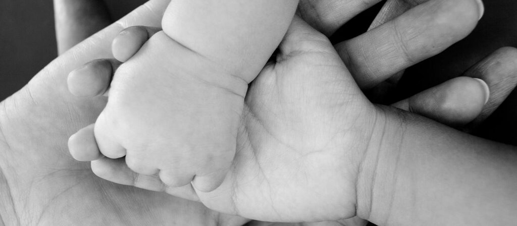 Αδεια μητρότητας: Αυξάνεται στα 650 ευρώ  - Media