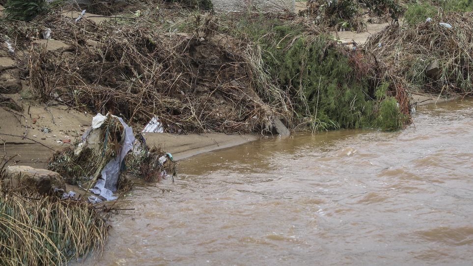 Προληπτική εκκένωση σπιτιών στο Νευροκόπι - «Φούσκωσε» ο χείμαρρος από την κακοκαιρία - Media