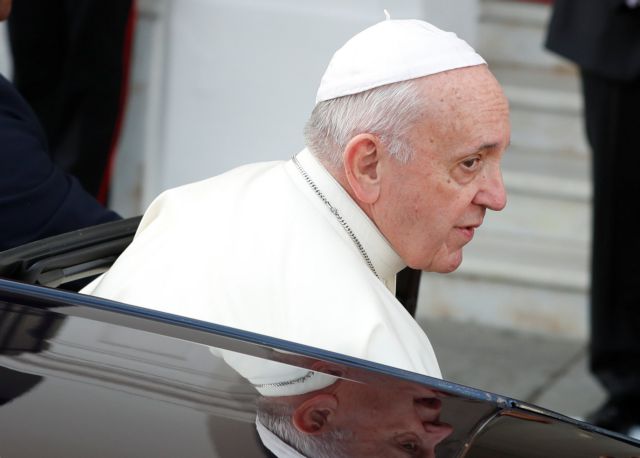 Ο Πάπας Φραγκίσκος δωρίζει 100.000 ευρώ για τους μετανάστες - Media