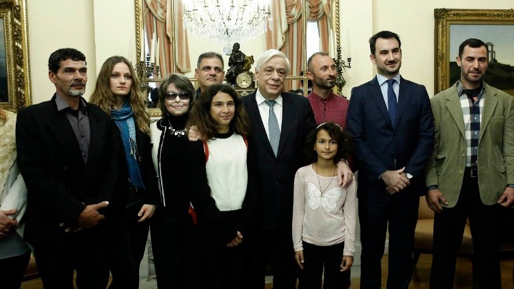 Παυλόπουλος: Η Ελλάδα αναγνωρίζει ψυχή και αξίες - Ελληνική υπηκοότητα στους ήρωες ψαράδες - Media