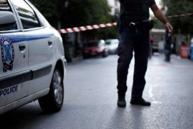 Καλαμάτα: Θόλωσε και έλουσε με βενζίνη πατέρα και κόρη - Media