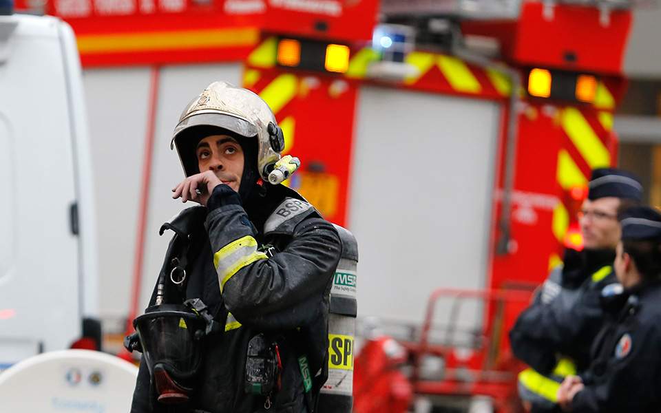 Φωτιά σε βιοτεχνία στον Ασπρόπυργο - Media