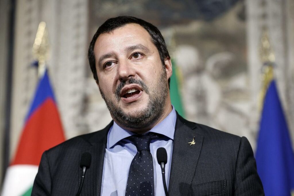 Μπλοκάρει το διάταγμα Σαλβίνι η ιταλική δικαιοσύνη - «Πράσινο φως» σε πλοίο με μετανάστες - Media
