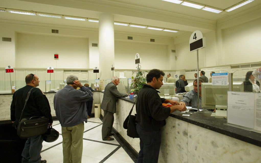Χάθηκαν 106 δις ευρώ καταθέσεις στην Ελλάδα από το 2009 έως σήμερα  - Media