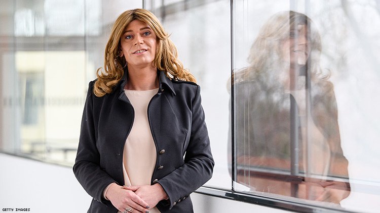 Τέσσα Γκάνζερερ: Η πρώτη διεμφυλική σε γερμανικό Κοινοβούλιο (Photo/Video) - Media