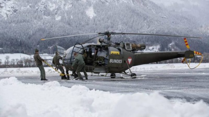 Αποκλείστηκαν μαθητές στην Αυστρία – Τους απομάκρυναν με ελικόπτερα του στρατού - Media